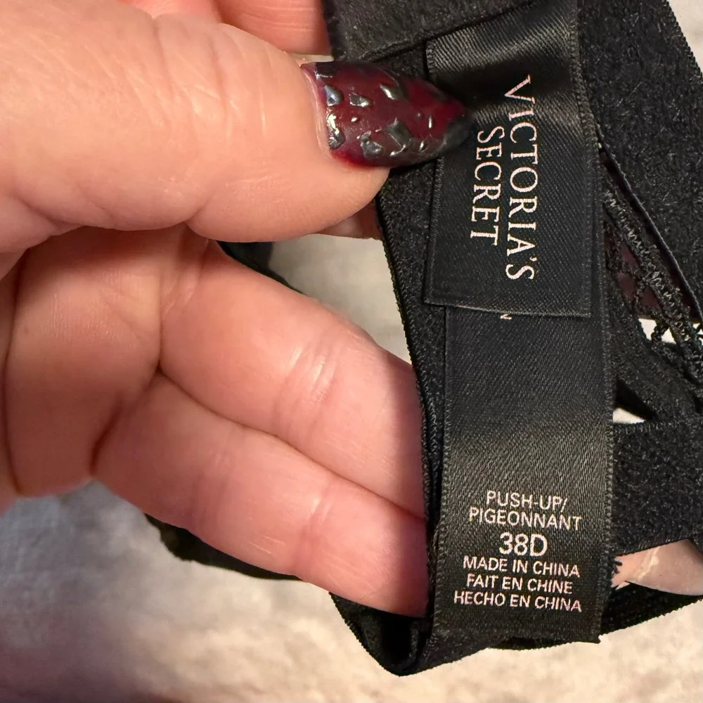 Victoria's Secret Push-Up Bra‎ Black Lace Stripe Bow 38D